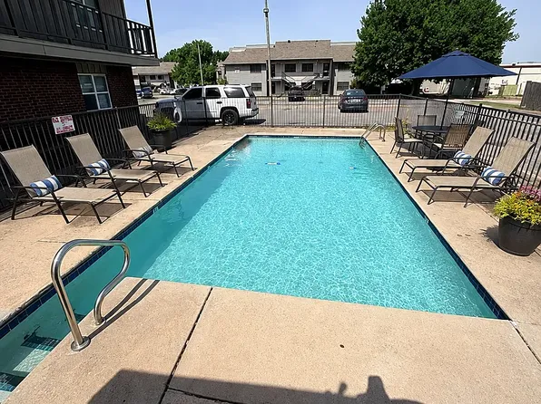 Stratford Square Apartments