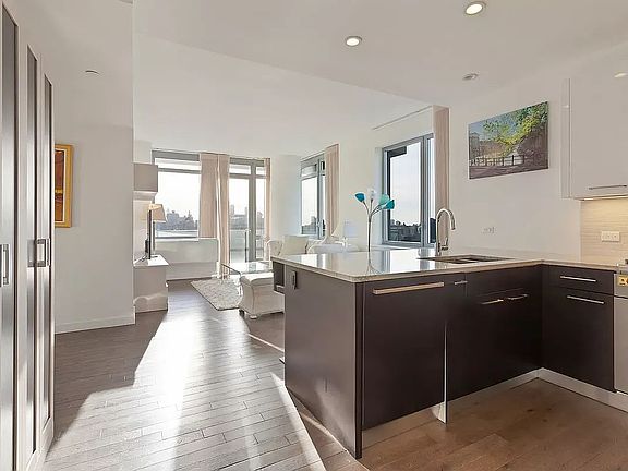 4th image of 321 W 110th St APT 19A