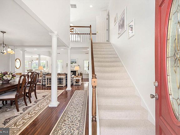3rd image of 611 Saint Andrews Ct