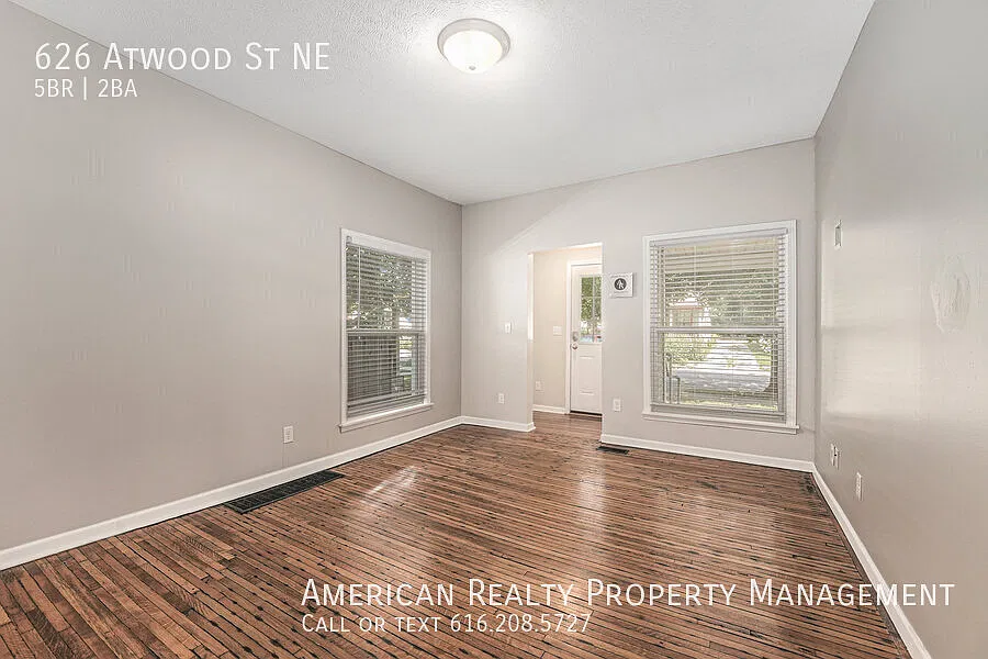 5 bed, 1588 sqft, $2,850 — Photo 2