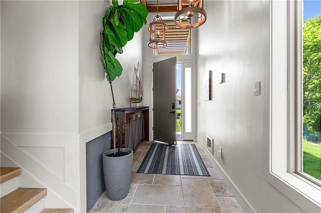5 bed, 4.0 bath, 4200 sqft, $65,000 — Photo 3