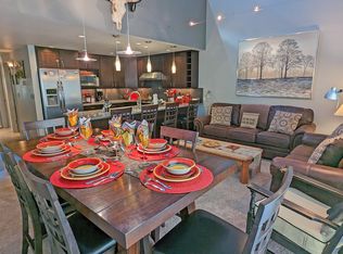 (Undisclosed Address), Sunriver, OR 97707