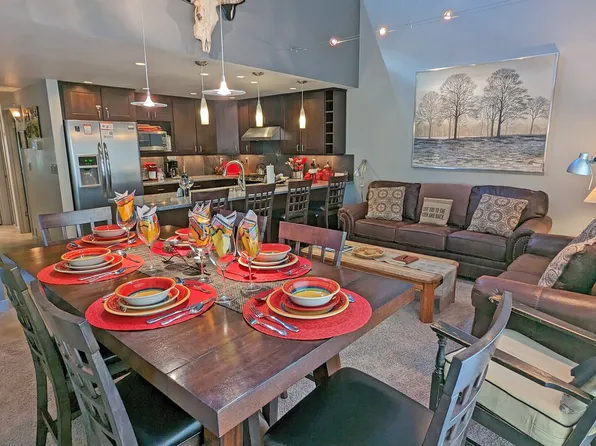 (undisclosed Address), Sunriver, OR 97707