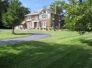 2050 Knollwood Rd, Lake Forest, IL 60045