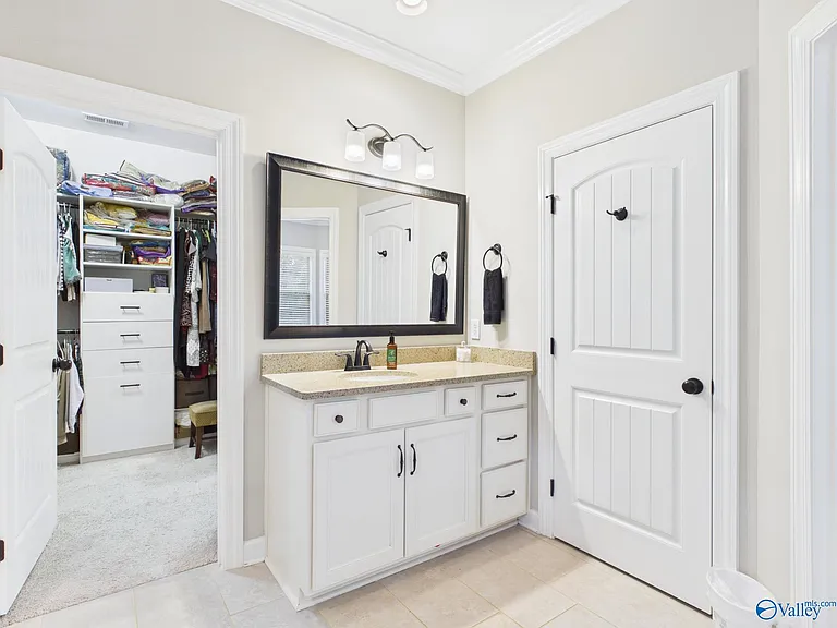 148 Kelso Blvd — Photo 24