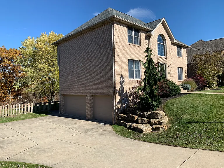 1555 Network Dr — Photo 4