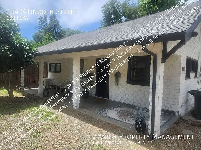 154 S Lincoln St — Photo 3