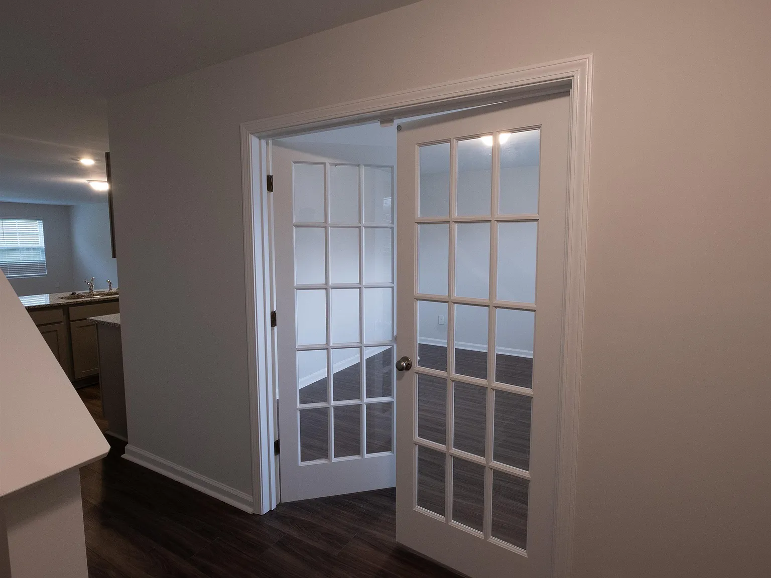 4 bed, 2431 sqft, $2,395 — Photo 3