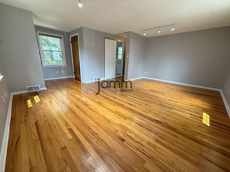 2787 Derbyshire Rd — Photo 19