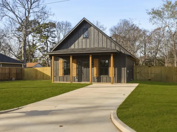 2670 Hendricks St, Gladewater, TX 75647