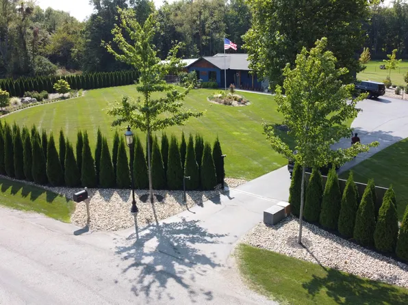 566 S Wozniak Rd, La Porte, IN 46350