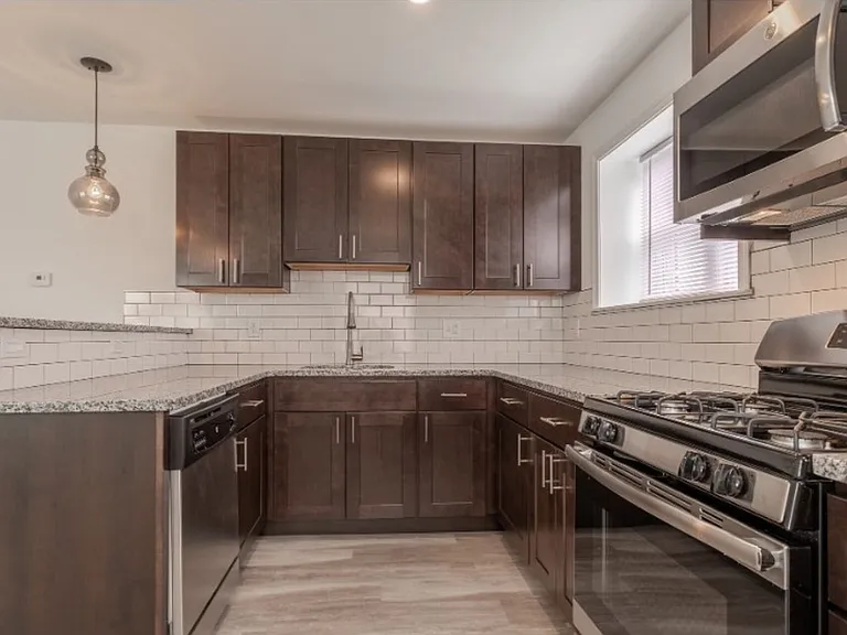 Willow Court Apartments — Photo 11