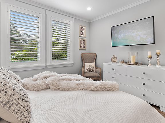 4th image of 16 Riker Ave