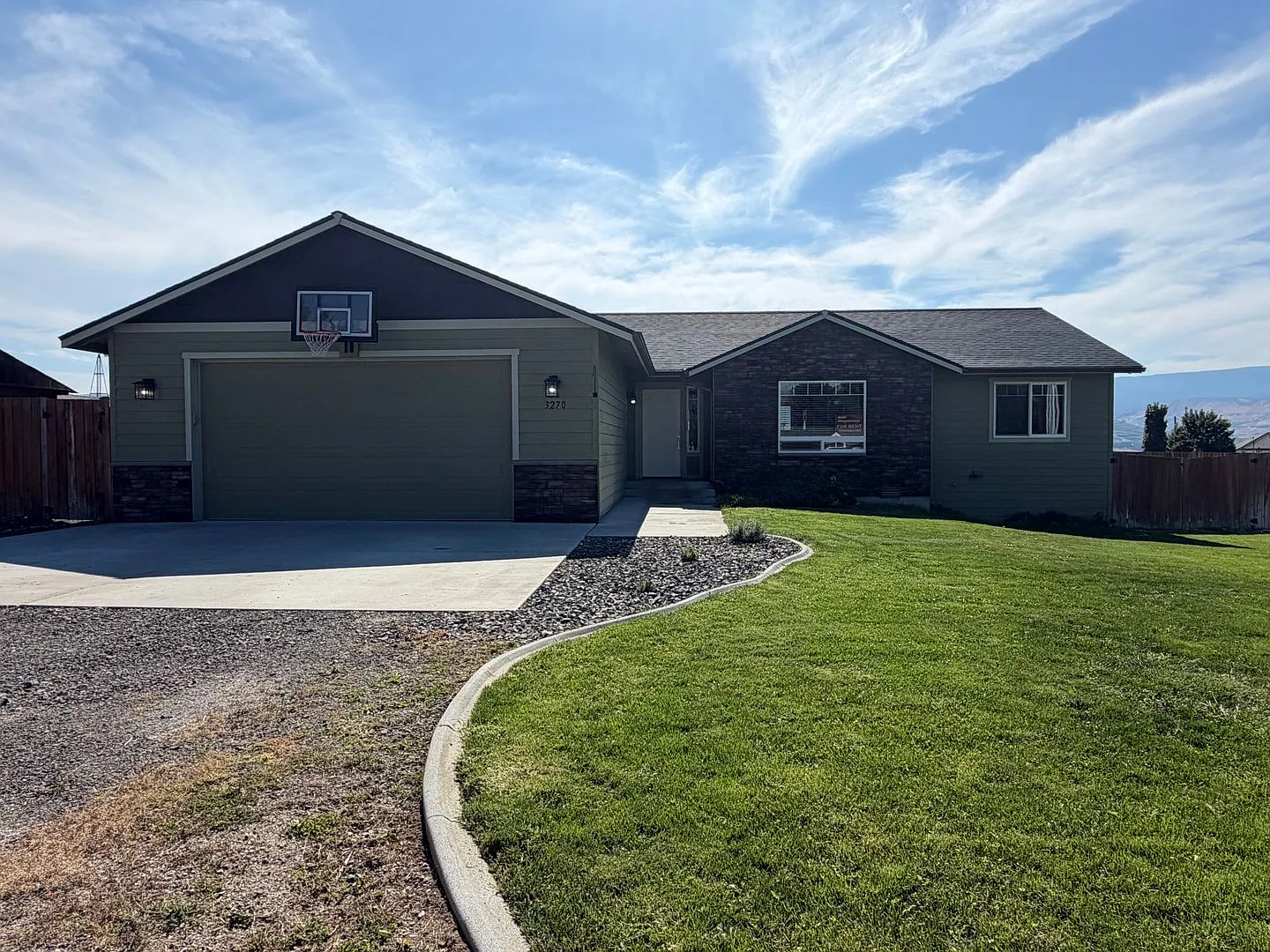 Now renting 3 bedroom House with additional pool house — Photo 1