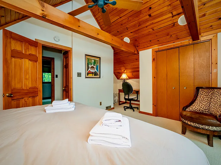 7258 E Beach Dr — Photo 23
