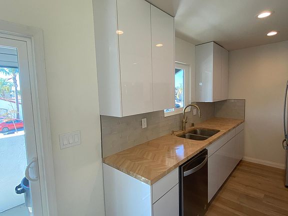 4th image of 4539 36th St #7