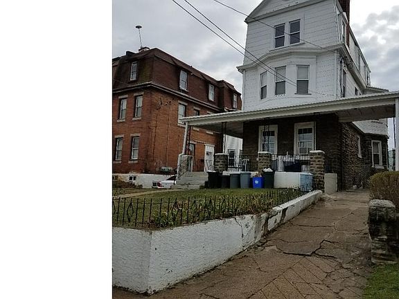 3rd image of 126 E Wyoming Ave
