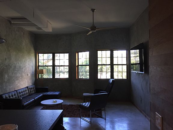 3rd image of 111 Tompkins Cir