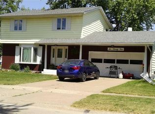624 W Price St, Eldridge, IA