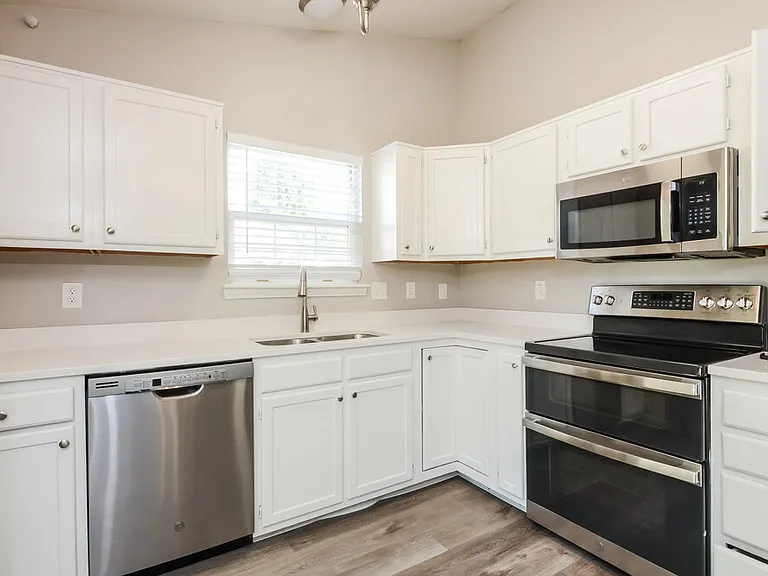 5724 Blackley Ln — Photo 6
