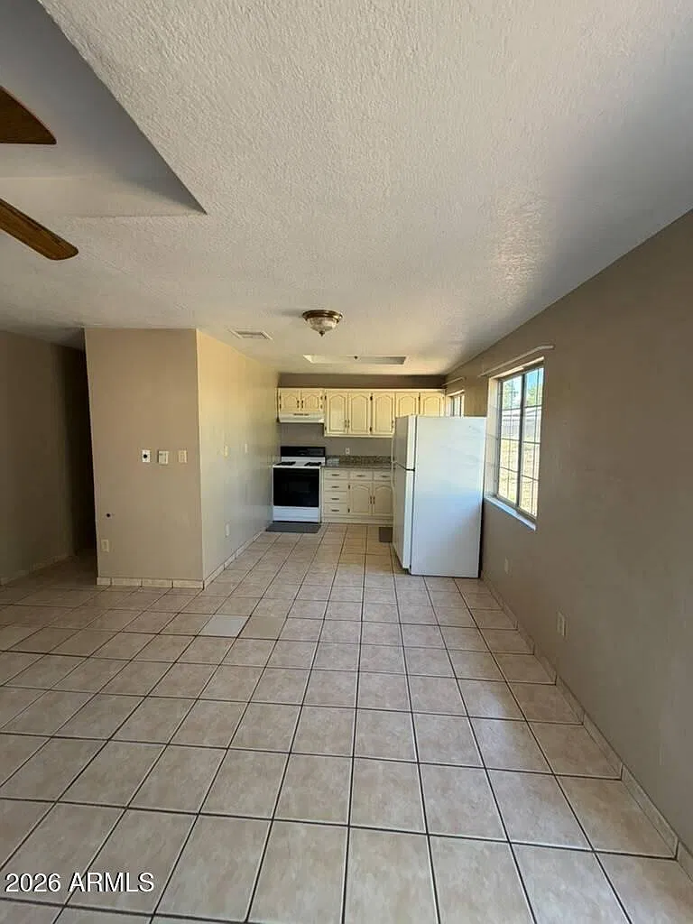 2 bed, 1.0 bath, 900 sqft, $850 — Photo 4