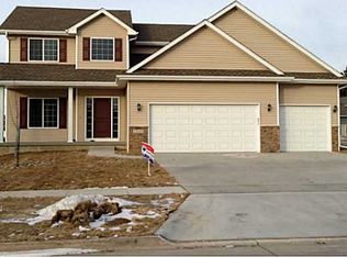 2000 SE Florence Dr, Waukee, IA 50263