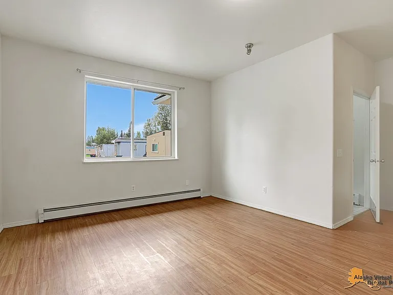 1105 W 34th Ave — Photo 5
