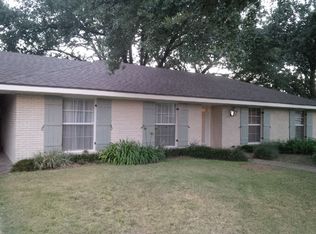 303 Sunny Ln, Lafayette, LA 70506