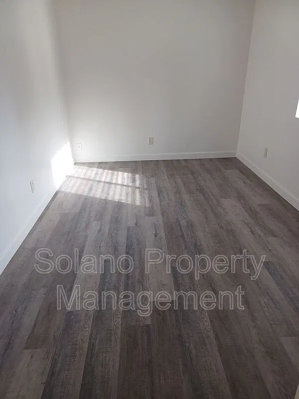 Studio, 528 sqft, $1,450 — Photo 3