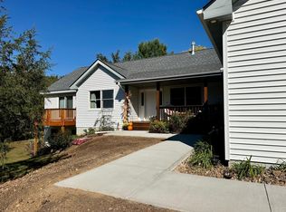 881 Willow River Dr, Hudson, WI 54016