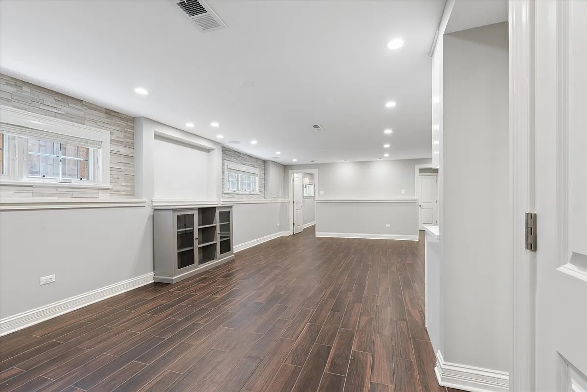 2 bed, 1.5 bath, $3,700 — Photo 4