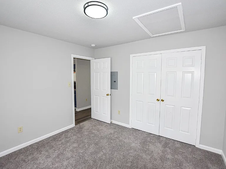 4273 Villas Dr — Photo 10