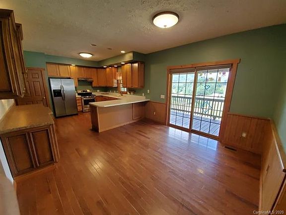 4th image of 201 Crooked Fork Ln