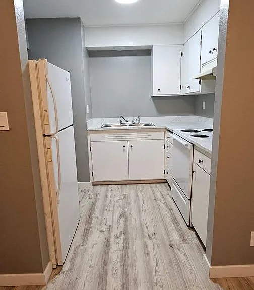 680 & 690 Lawrence St — Photo 7