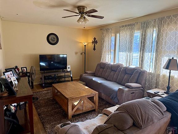 2nd image of 920 Alexander Cir