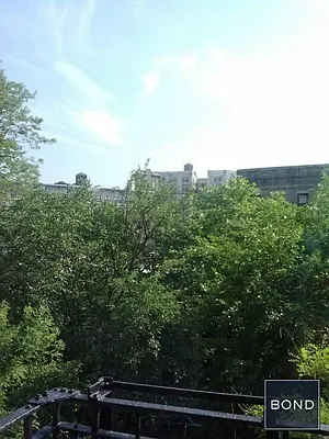 Rented by Bond New York | media 33