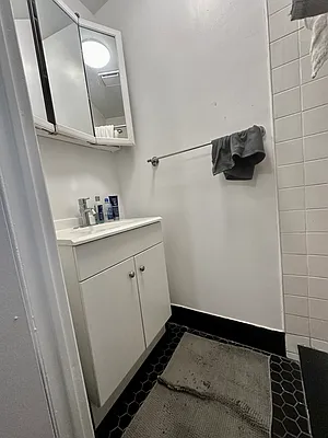 Rented by Building Equity Real Estate LLC | media 16