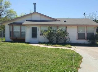 1205 E Spring St, Henrietta, TX 76365