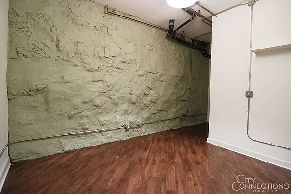 Rented by City Connections Realty | media 7