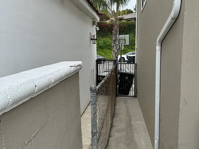 1244 Alta Paseo — Photo 2