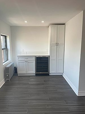 4th image of 298 Smith St #3