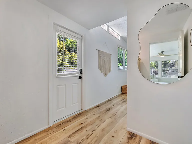 6426 Colonial Dr — Photo 17