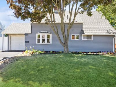 97 Chimney Lane, Levittown, NY, 11756