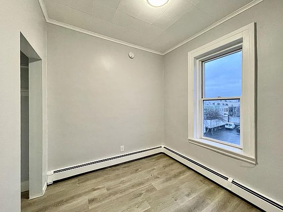 4th image of 542 W Side Ave #3AB