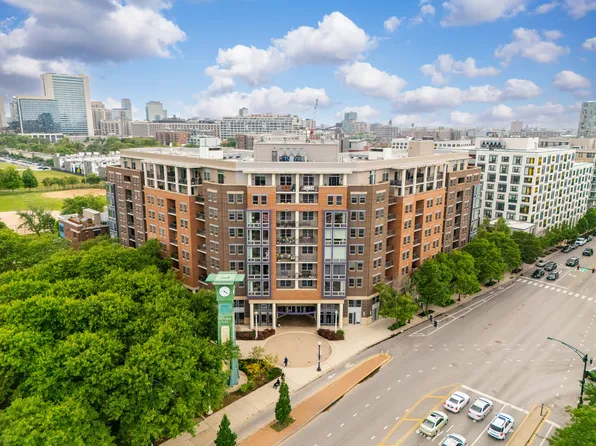 437 W Division St APT 515, Chicago, IL 60610