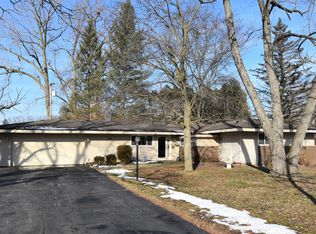 3406 Devon Brook Dr, Bloomfield Hills, MI