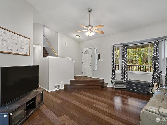 3rd image of 22628 Brookside Court SE