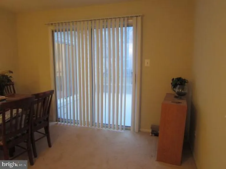 2131 Pimmit Dr — Photo 7