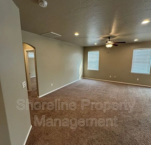 511 Diamond Lake St — Photo 58