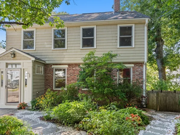 9 Sherrin Rd, Brookline, MA 02467